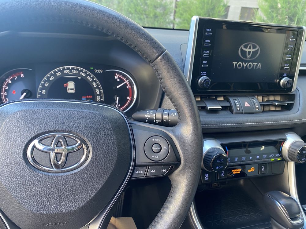 Продам Toyota RAV4