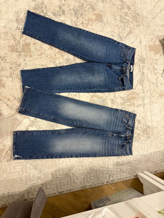 Джинсы б/у, в очень хорошем состоянии, на худых, размер 34 (24)