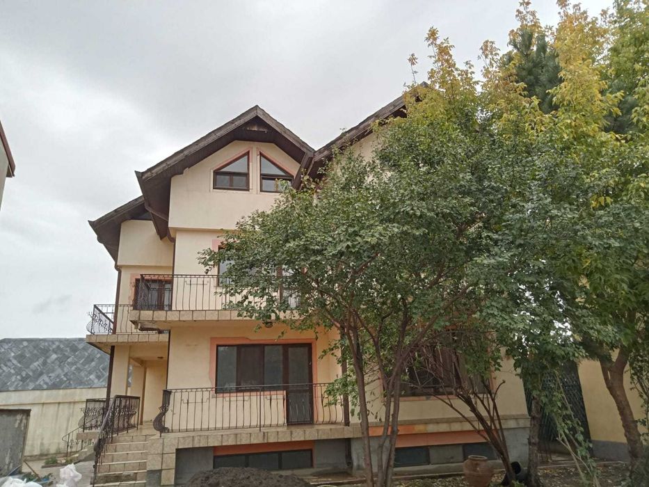 Vand casa vila cladire birouri str morilor