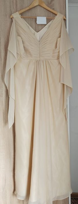 Vând rochie lungă de ocazie, mărimea 50, culoare crem/bej