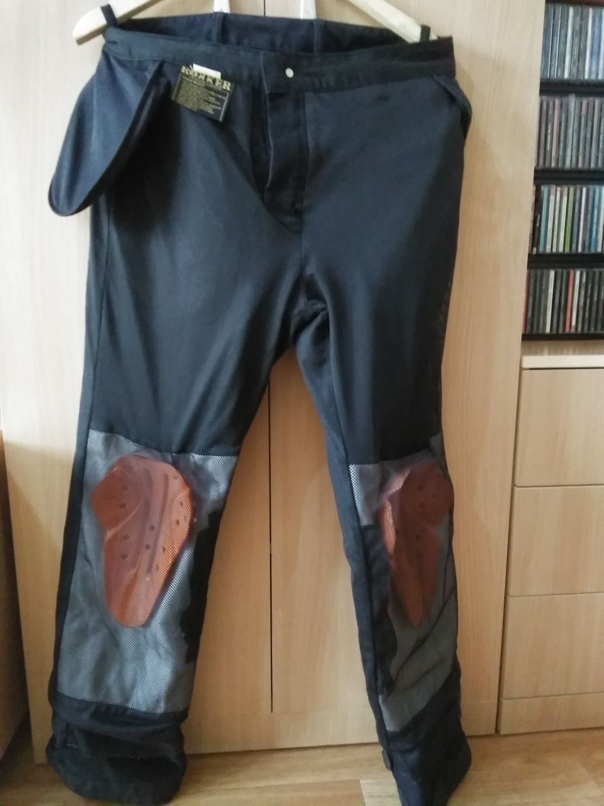 Продам мотоштвны Rokker Chino Black.