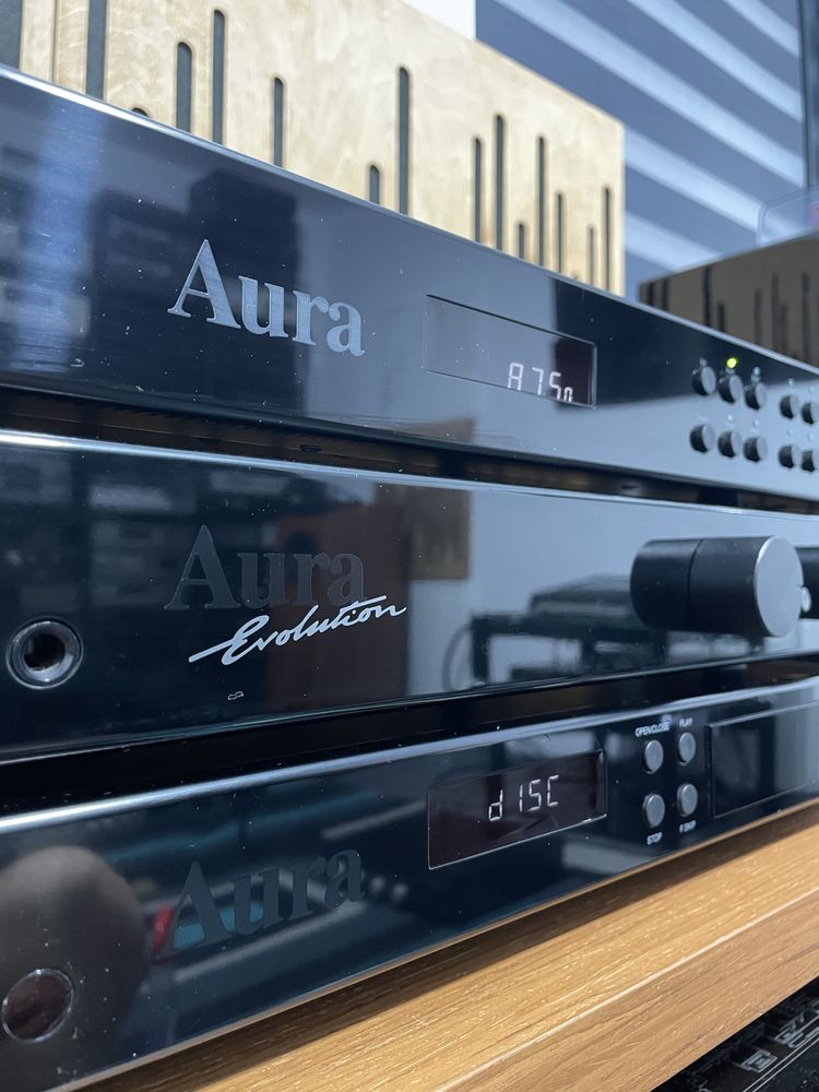 Aura ( bowers wilkins ) amp va 100 evolution cd auc 50 tuner aut 50