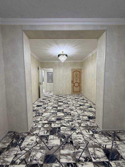 Oktyabrskaya hududida kvartira zudlik bilan sotiladi!