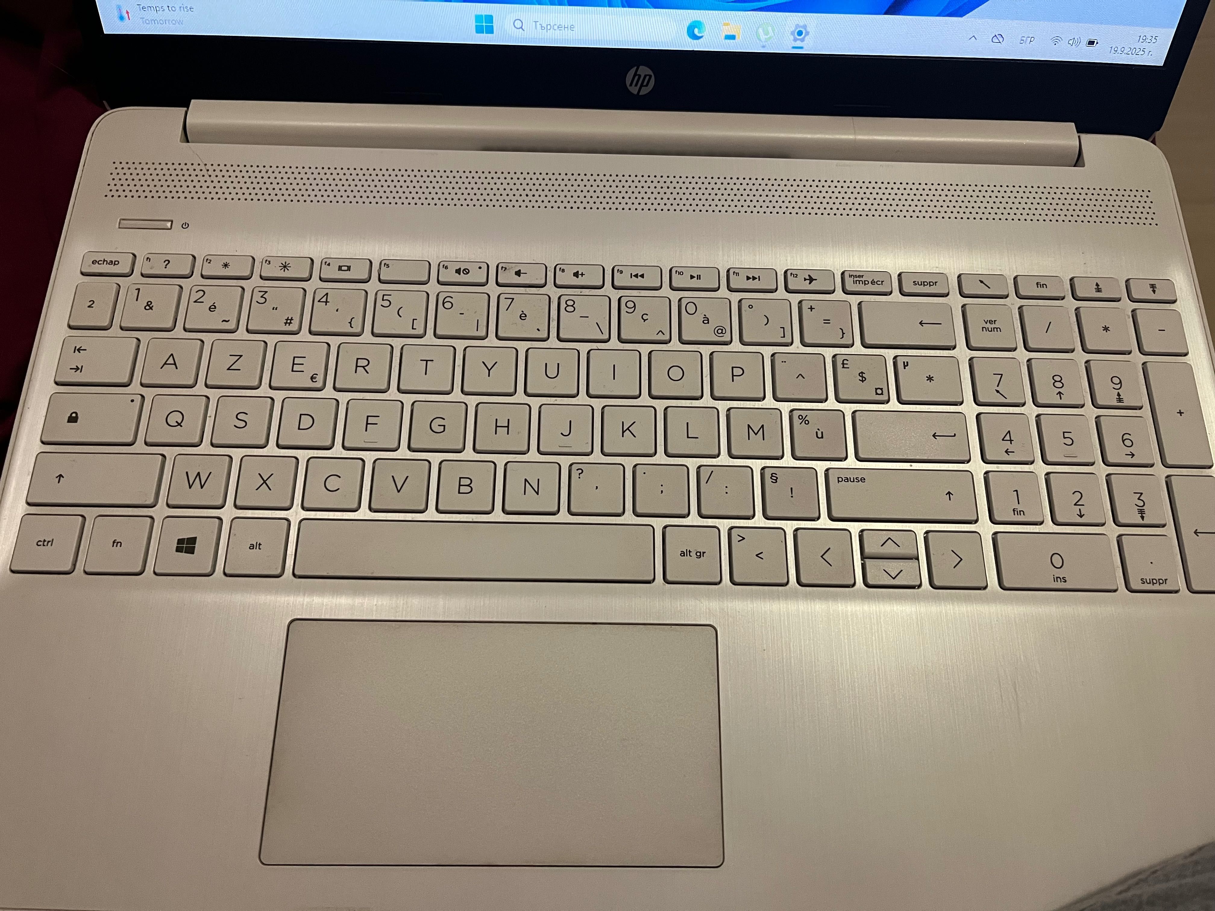 Продавам лаптоп HP