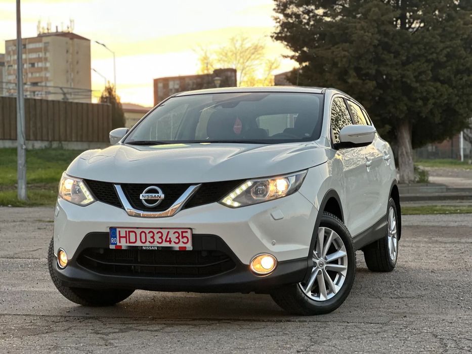 Nissan Qashqai 2 WD*benzina*factura+fiscal*nr.rosii*af.2015*full led
