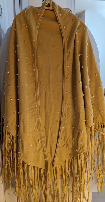 Sal tricotat cu perle și franjuri, galben mustar/bej, nou