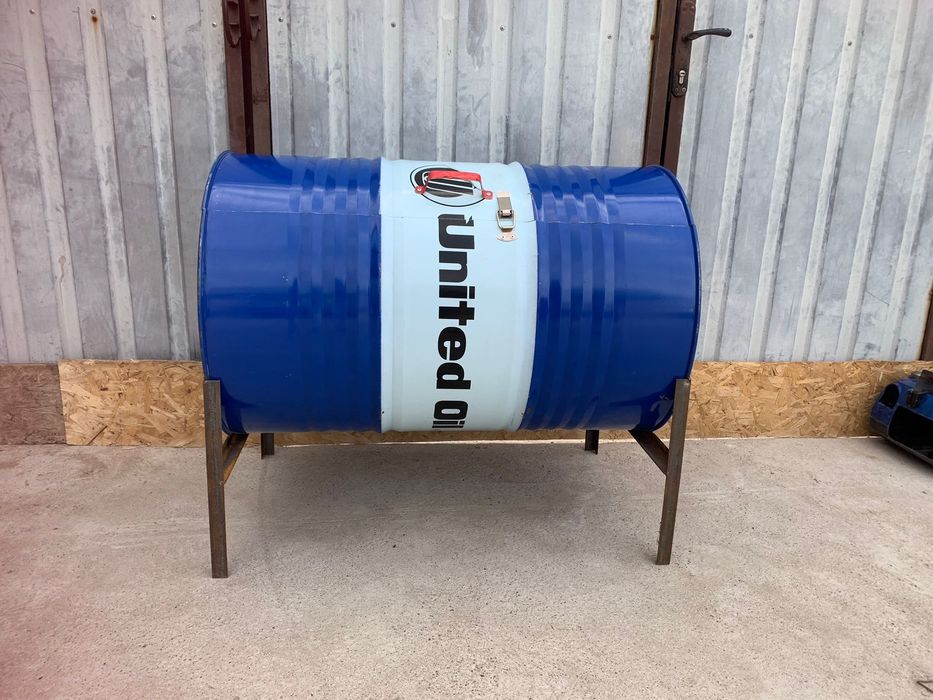 Мусорный бак из бочки для мусора контейнер урна мусорка