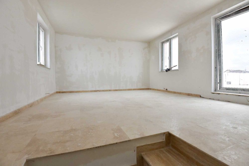 Casa spatioasa cu curte proprie- Navodari,Constanta