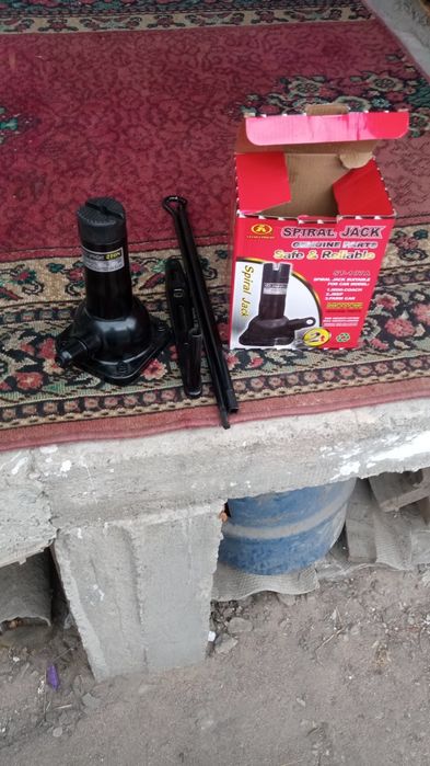 Продам.    домкрат