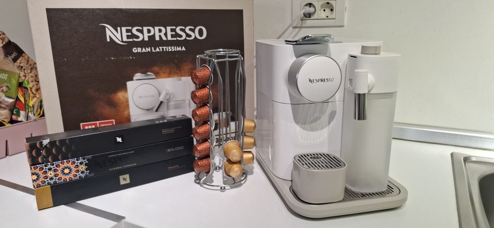 Espressor Nespresso by De'Longhi Gran Lattissima