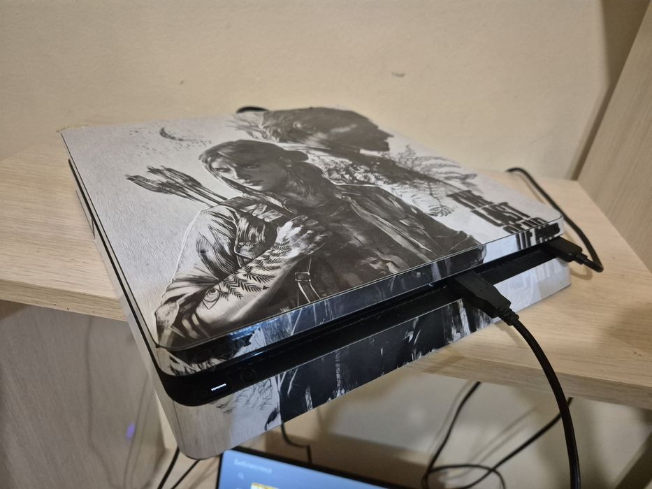 Ps4+ монитор портатив и диски.