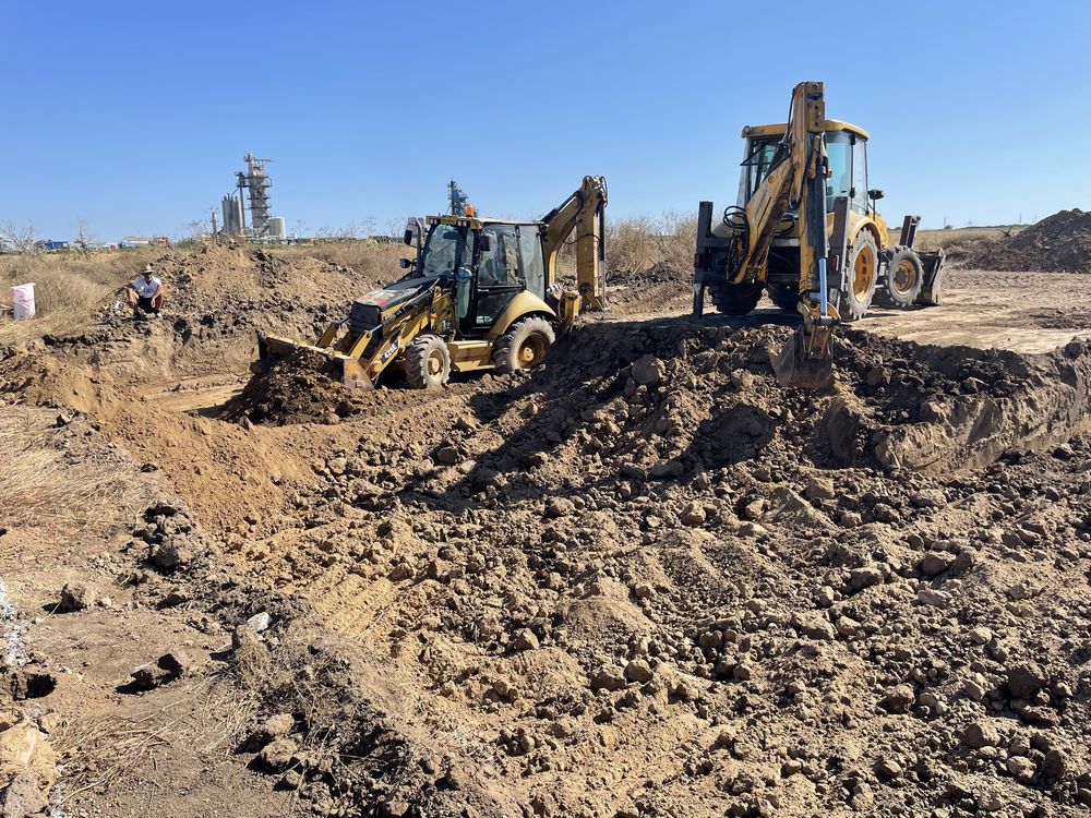 Inchirieri buldoexcavator, cilnindru compactor