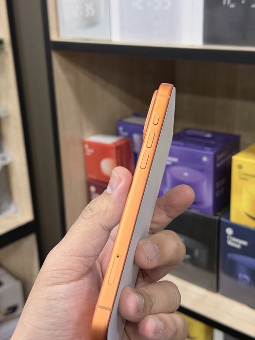 17 pro max 256 Sim+ e sim orange 8 cycles