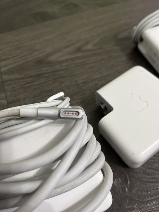 Vand incarcatoare de macbook perfect functionale pentru toate tipurile