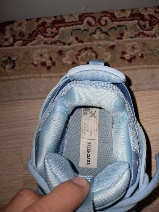 Balenciaga track led