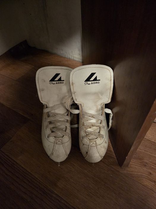 Продам детские коньки