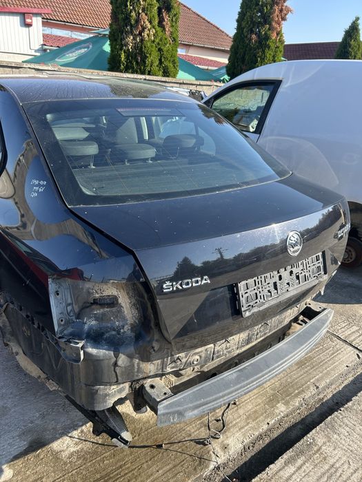 Haion Skoda octavia 3 an 2013 culoare neagra LF9R-1Z1Z