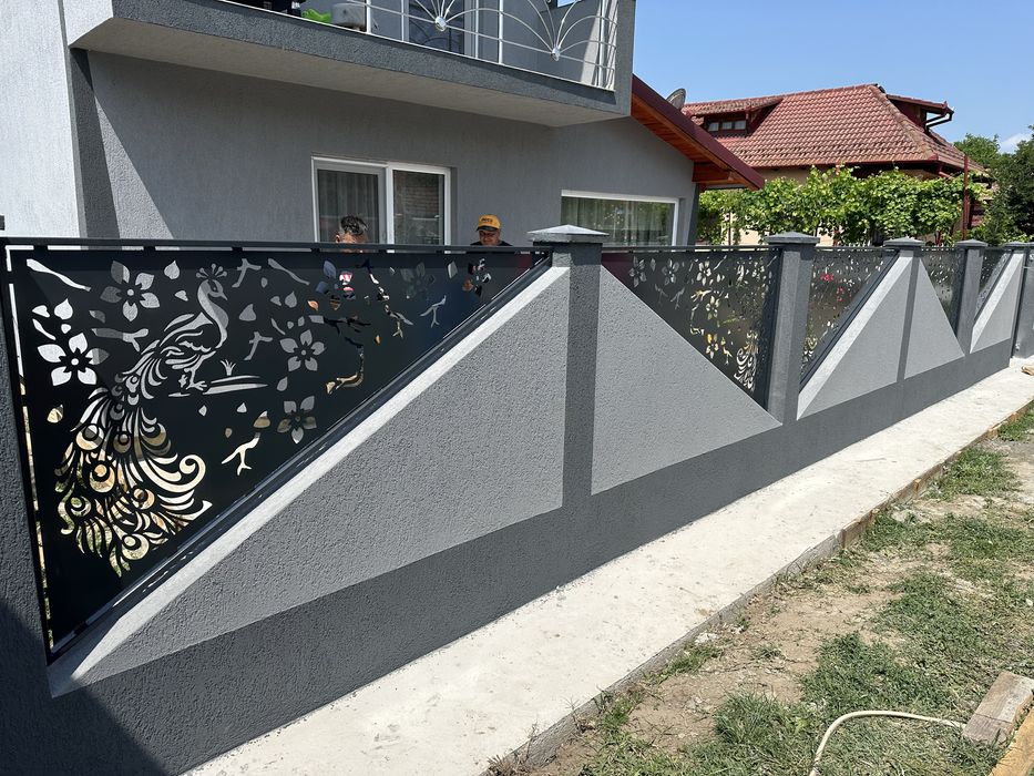 Porti gard tabla decupta