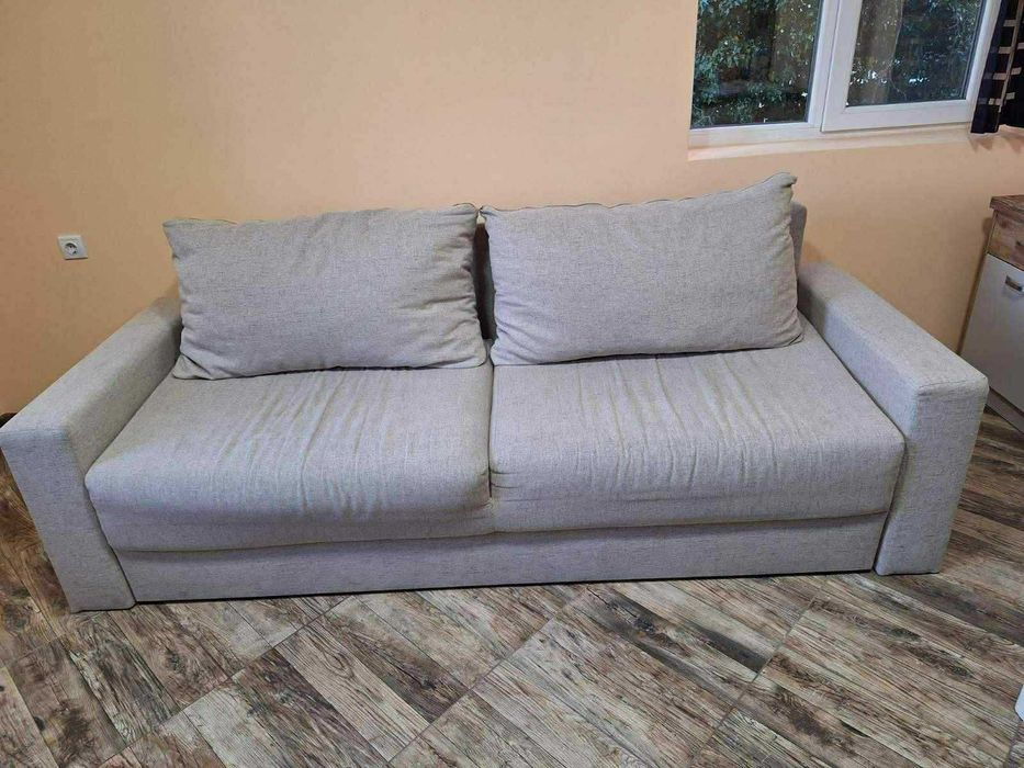 Разтегателен диван