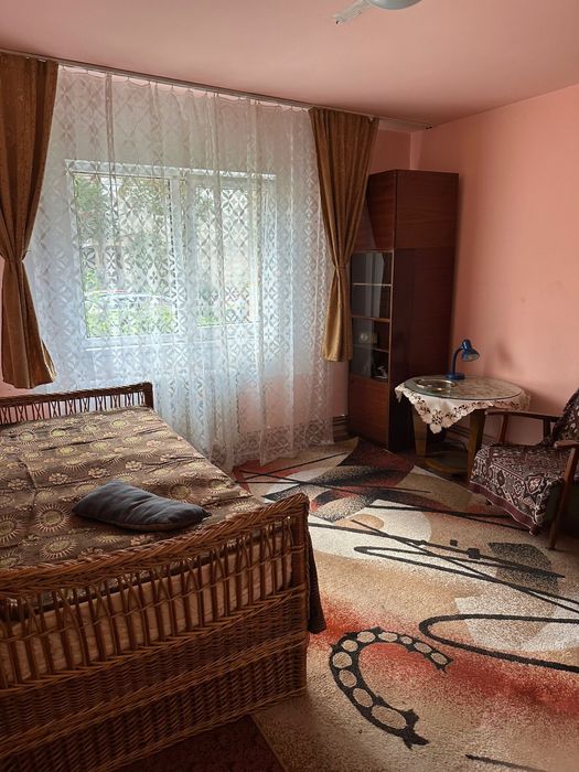 Inchiriez apartament, decomanadat, clasic,  3 camere