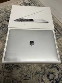 Vând Laptop Apple MacBook Pro 13"