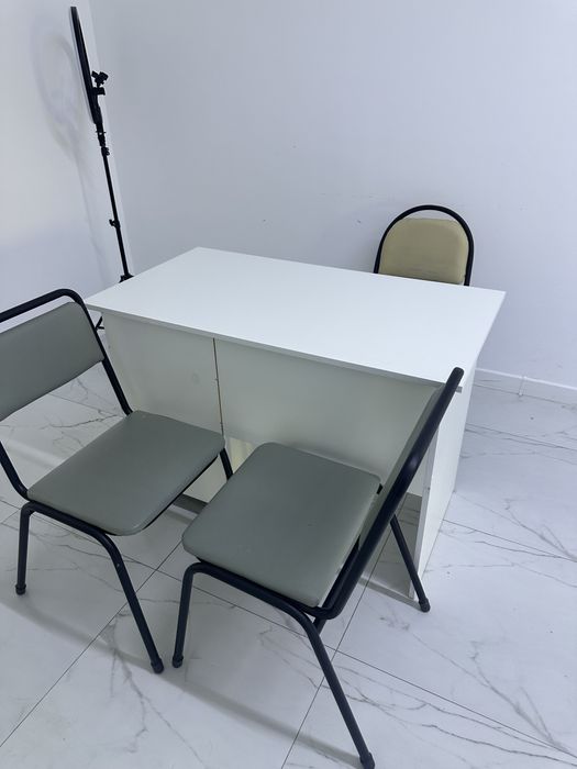 Продаются офисные столы и стулья