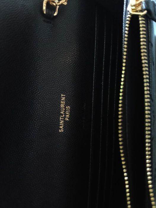 Vând geanta Yves Saint Laurent Paris logo-plaque crossbody bag
logo-pl