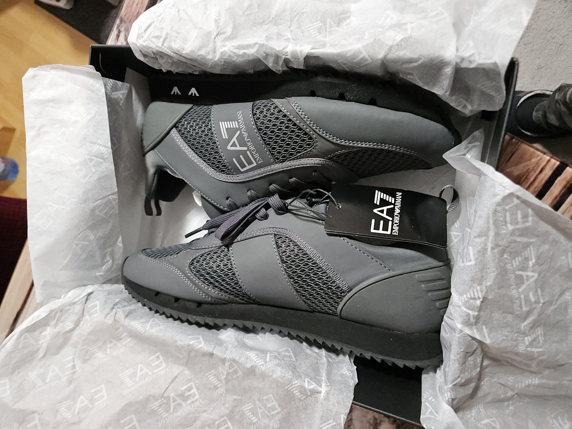 Vând adidași Emporio Armani EA7