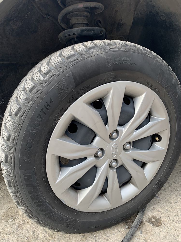 MICHELIN X-Ice North 4 185/65 R15 с шипами