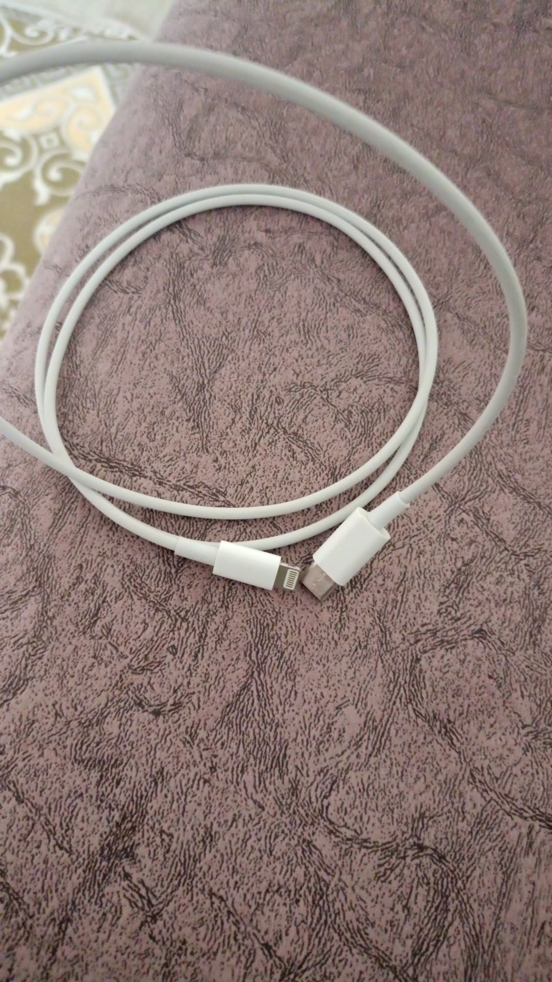 USB шнур для наушников Airpods.