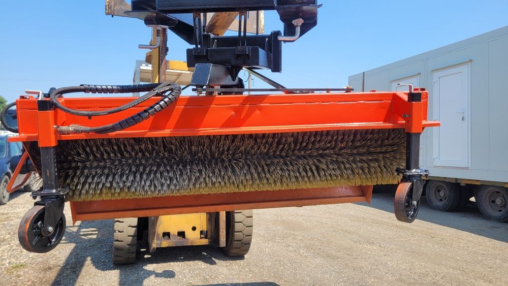 matura rotativa maturatoare stradala buldoexcavator perie moto utilaj