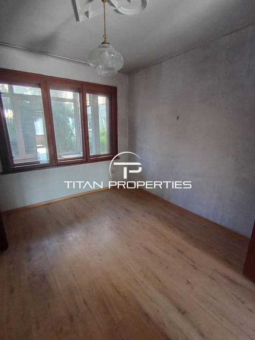 Тристаен апартамент с АКТ 16 в Центъра на гр. Бургас