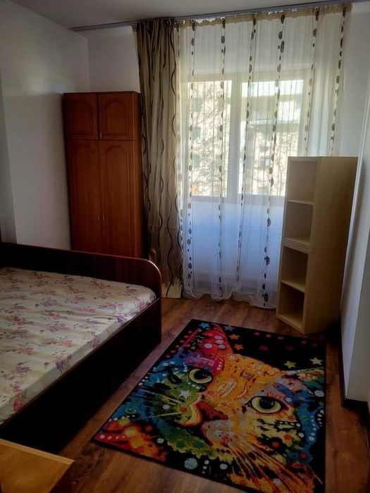 Închiriere apartament 3 camere