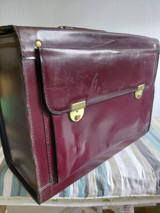 Geanta din piele,mare,vintage,cu cifru functional!