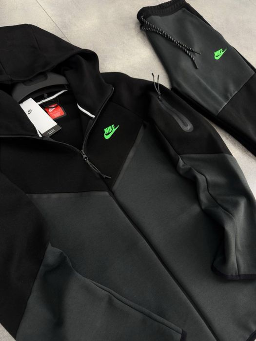 Trening Nike Tech Fleece