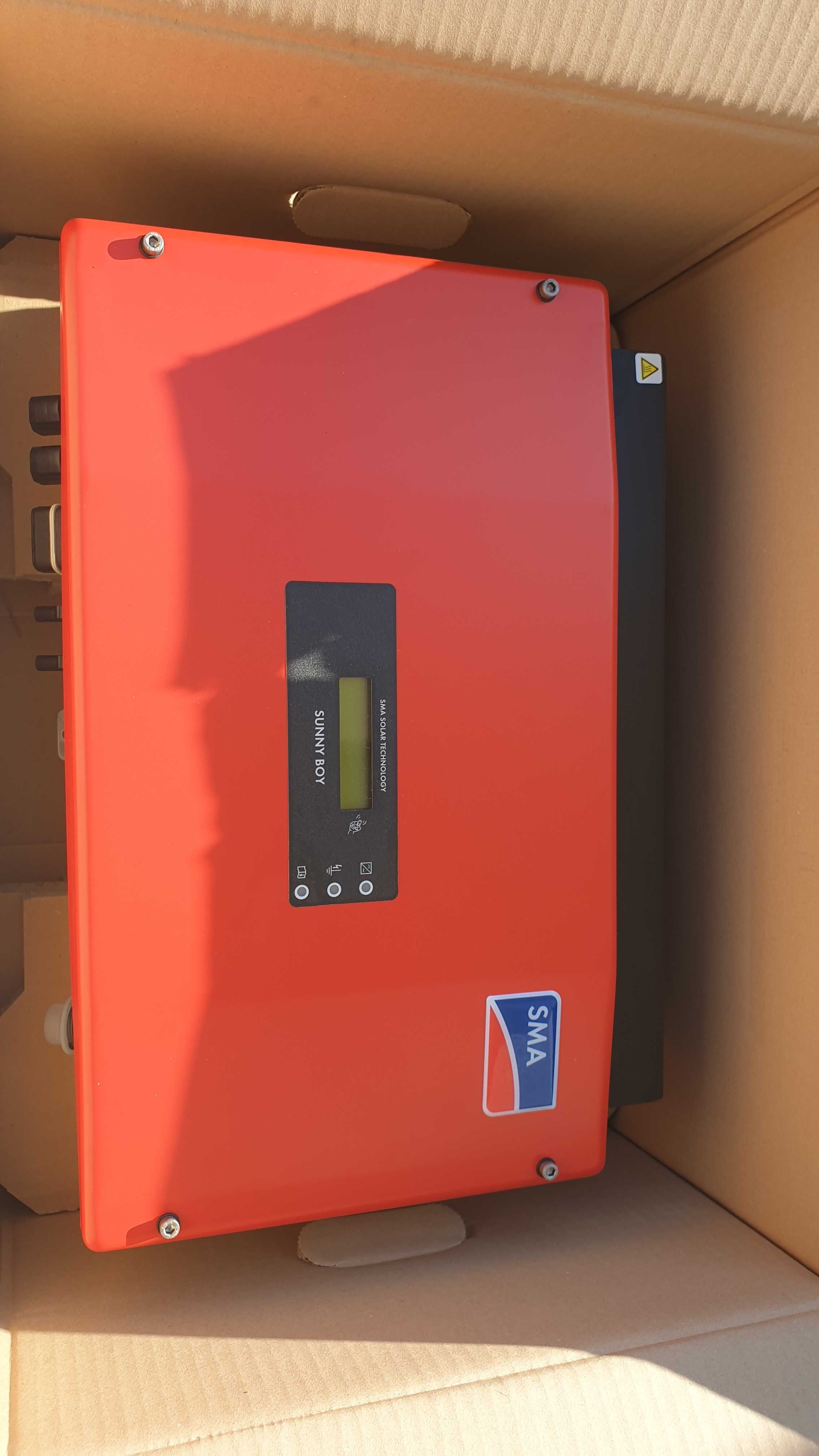 Invertor fotovoltaic