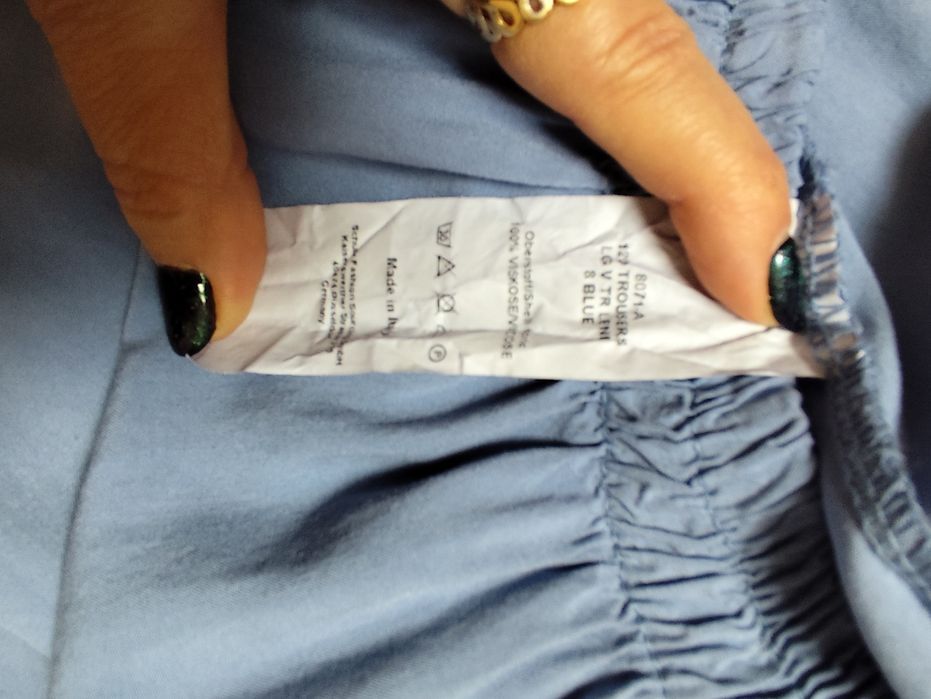 Victoria, pantaloni evazați