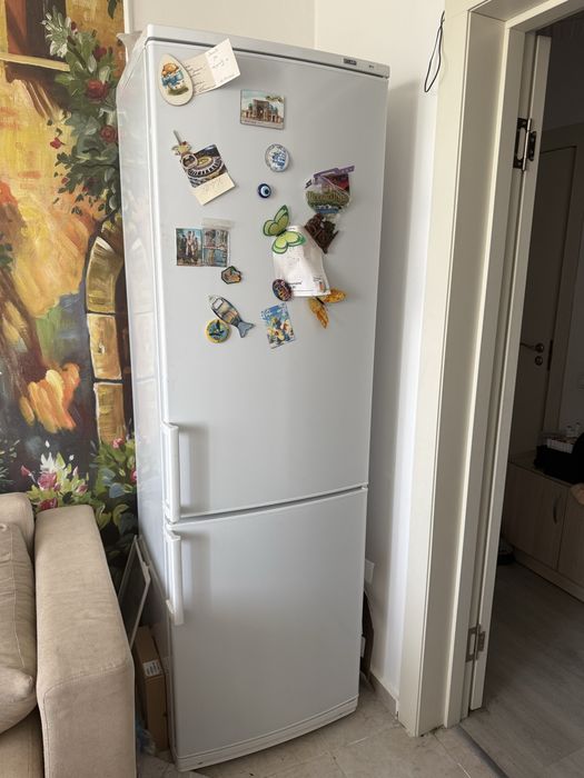 Продам Холодильник Атлант