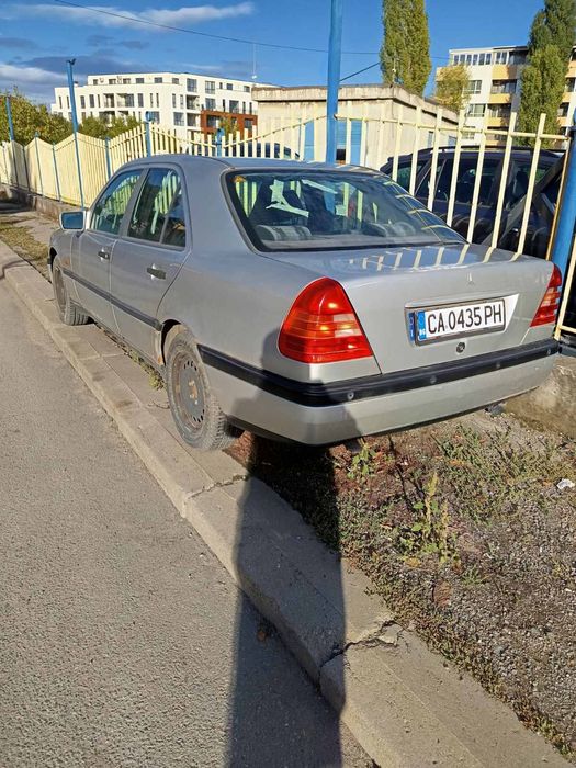 Мерцедес Ц200 /  Mercedes C200