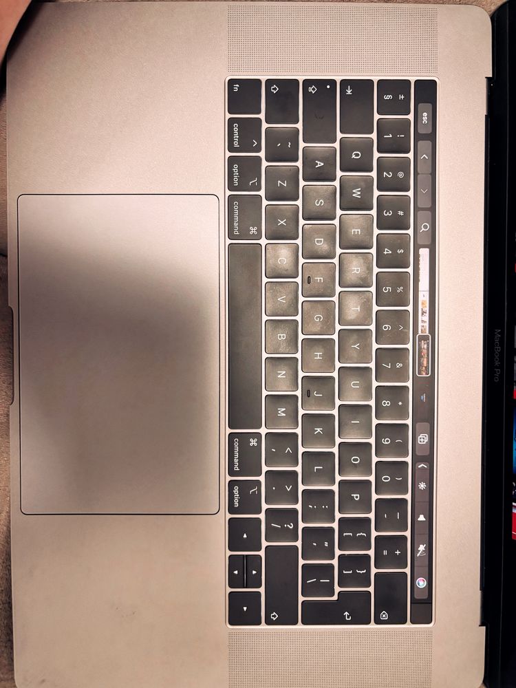 Vand MacBook Pro (15 inchi, 2019)