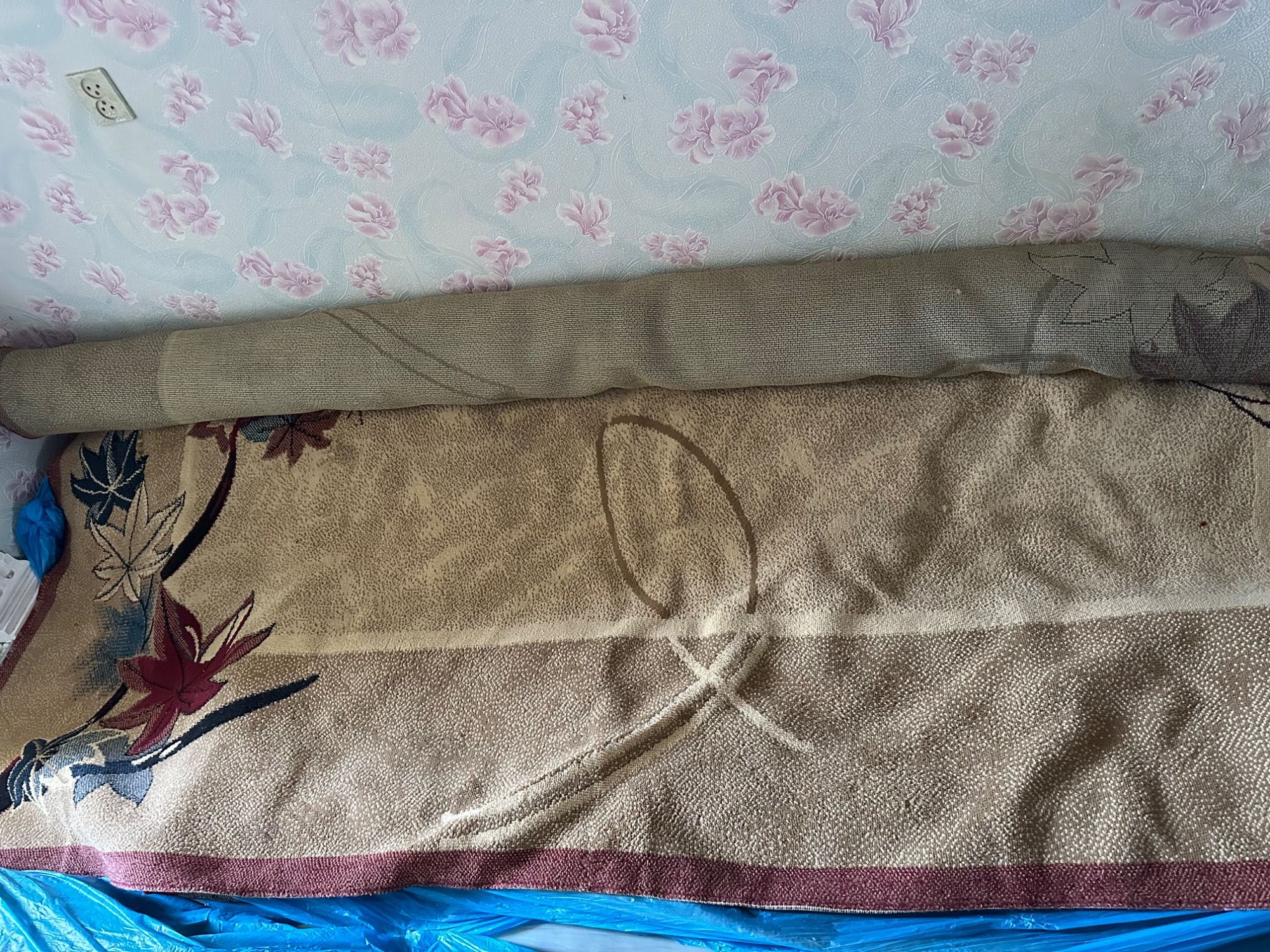 Ковер продам срочно