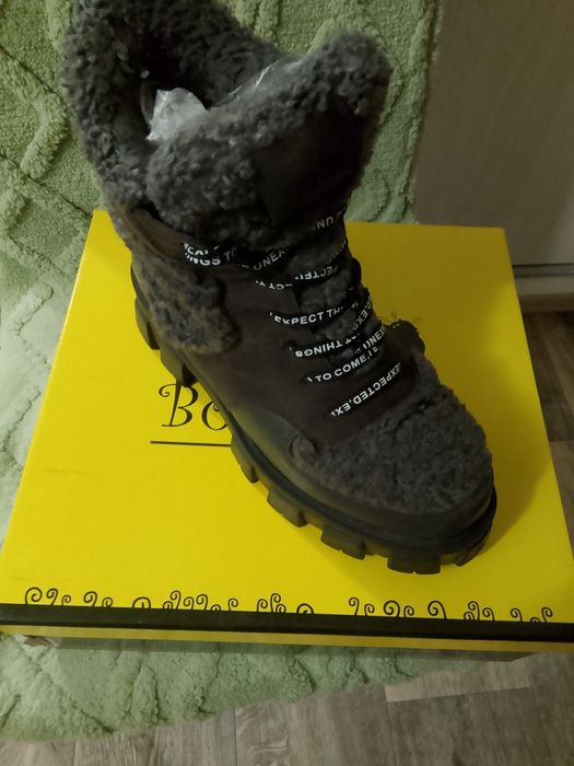 Ботинки женские.