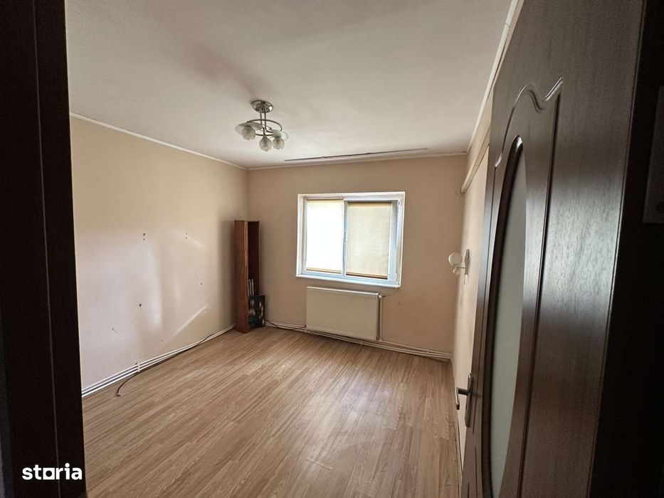 Apartament 2 cam decomandat Brosteni