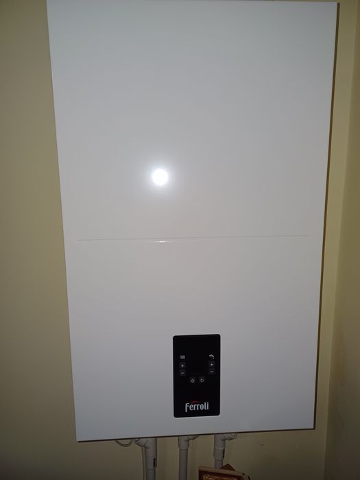 Vând centrala electrica de 9kw ferroli