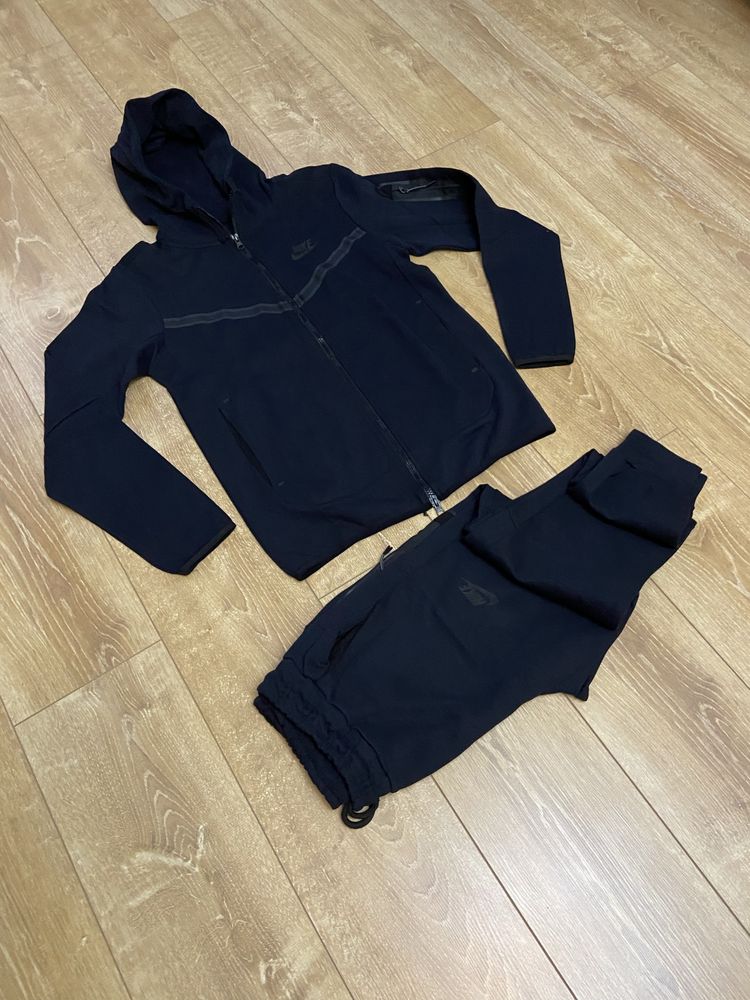 Trening Tech Fleece Nike marimea S,M,L,XL,XXL