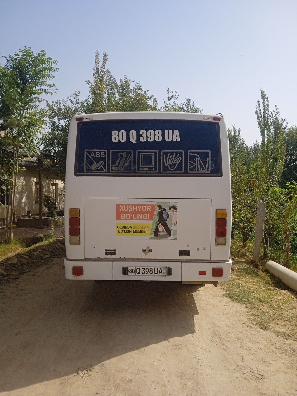 Avtobus Ni usti korpusi sotiladi