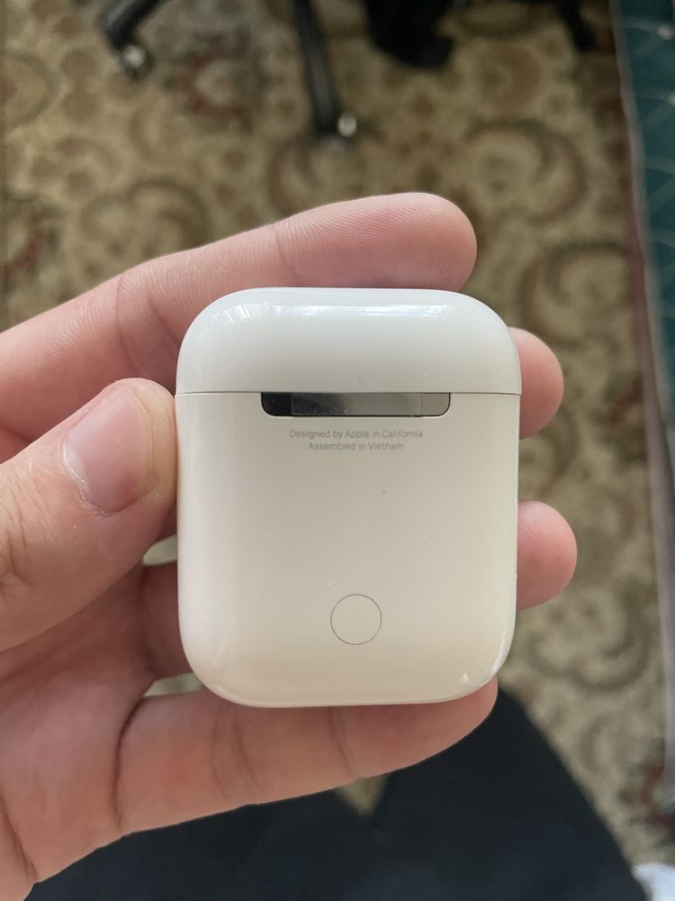 Apple AirPods with Charging