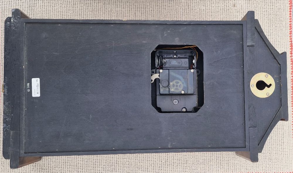 Ceas de Perete Vintage Seiko Quartz cu Pendul - Eleganță și Precizie