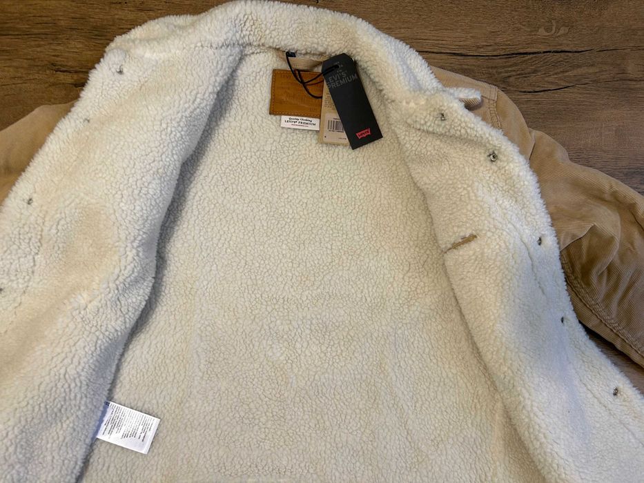 Чистo ново, оригинално яке Levi's Men's Type 3 Sherpa Trucker