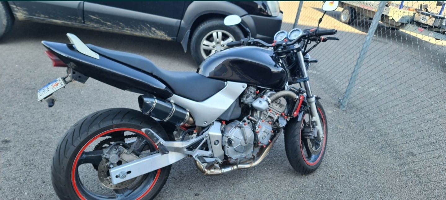 Honda hornet în stare bună